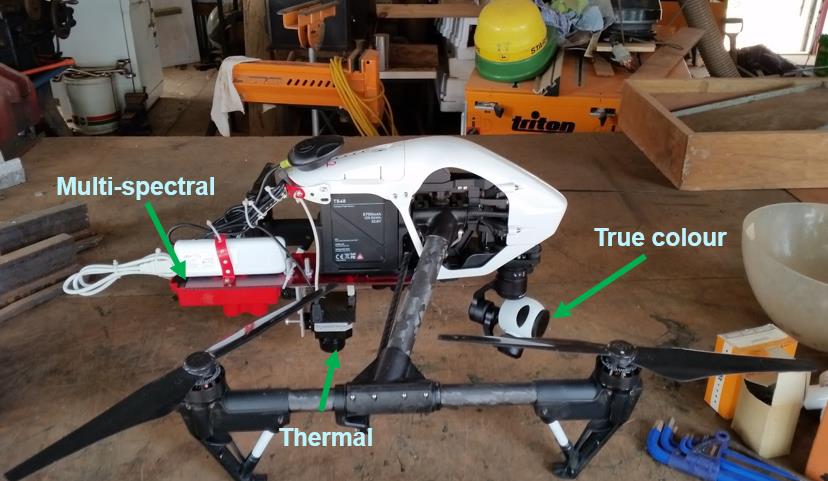 Drone fitted with multiple cameras